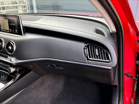 Used 2019 Kia Stinger Premium image 17