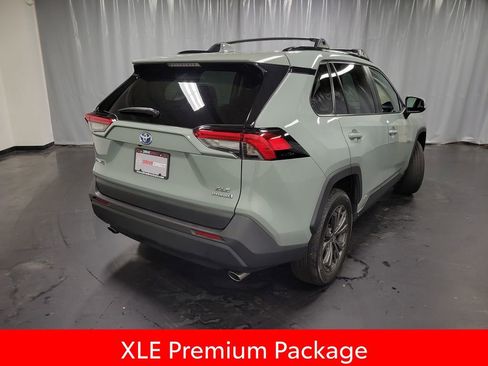 Used 2023 Toyota RAV4 XLE Premium image 8