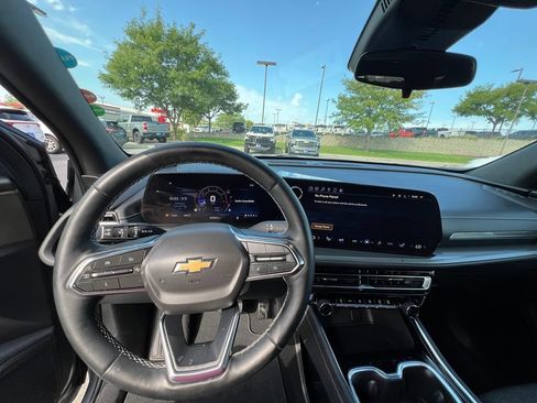 Used 2024 Chevrolet Traverse LS AWD/4WD image 46