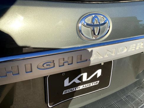 Used 2010 Toyota Highlander Limited image 29