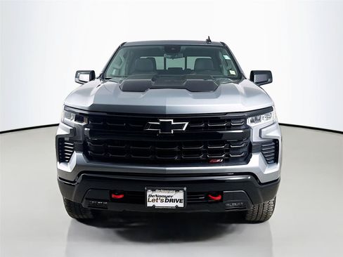 Used 2025 Chevrolet Silverado 1500 LT Trail Boss w/ Convenience Package II AWD/4WD image 4