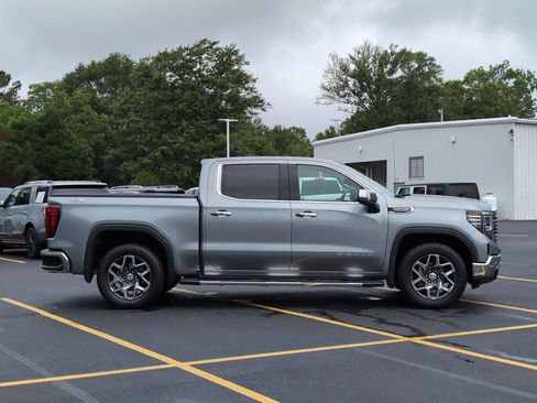 Used 2024 GMC Sierra 1500 SLT w/ SLT Premium Plus Package AWD/4WD image 8