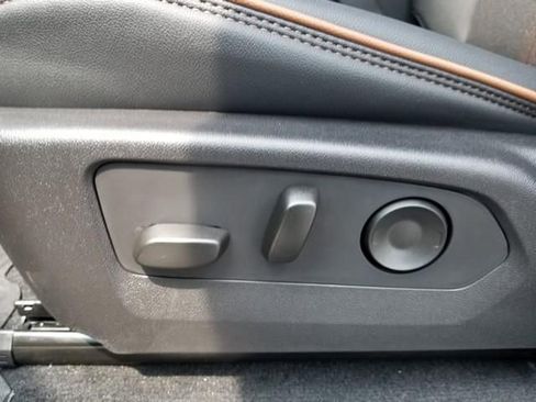 New 2025 GMC Canyon AT4 w/ Nightfall Edition image 13