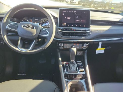 New 2026 Jeep Compass Latitude image 8