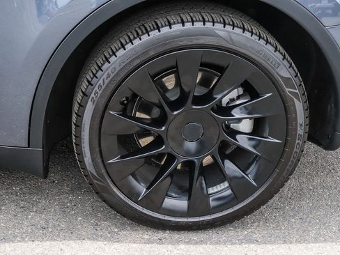 Used 2023 Tesla Model Y AWD image 13
