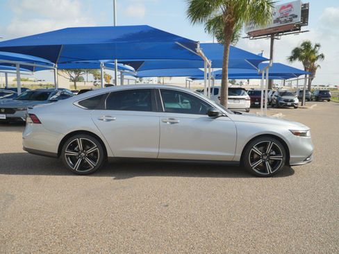Used 2023 Honda Accord Sport image 9
