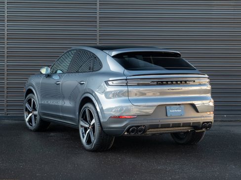 New 2026 Porsche Cayenne S AWD/4WD image 3
