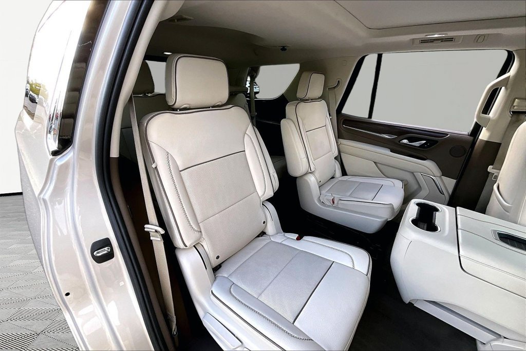 Used 2023 GMC Yukon Denali AWD/4WD image 17