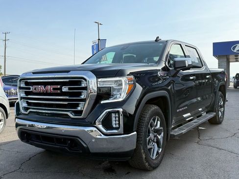 Used 2022 GMC Sierra 1500 SLT w/ SLT Premium Plus Package image 3