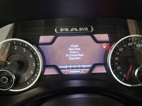 Used 2024 RAM 1500 Laramie AWD/4WD image 23