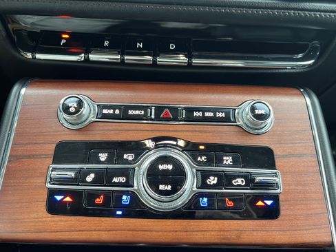 Used 2022 Lincoln Aviator Reserve w/ Equipment Group 201A image 15