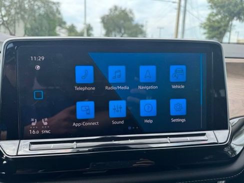 Used 2024 Volkswagen Atlas SE FWD image 19