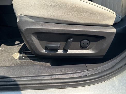 Used 2024 Mitsubishi Outlander SEL image 16