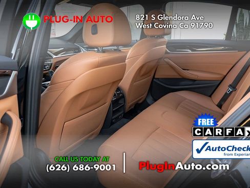 Used 2023 BMW 530i xDrive w/ Convenience Package image 11