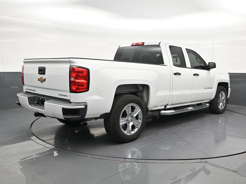 Used 2018 Chevrolet Silverado 1500 Custom w/ Custom Value Package RWD image 5