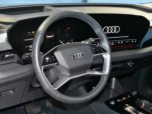 Used 2025 Audi Q6 e-tron Premium Plus AWD/4WD image 2