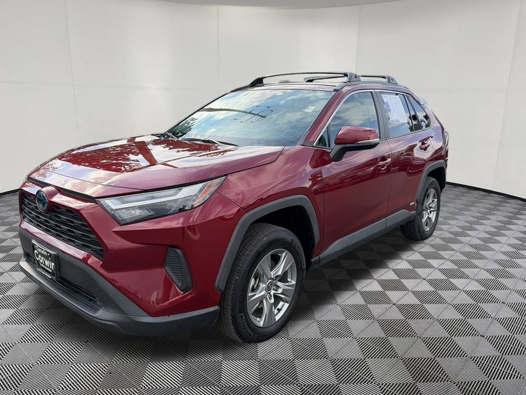 Used 2024 Toyota RAV4 XLE w/ Convenience Package AWD/4WD image 4