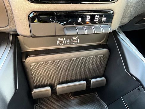 New 2026 RAM 1500 Express AWD/4WD image 23