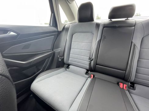 Used 2025 Volkswagen Jetta SE image 39