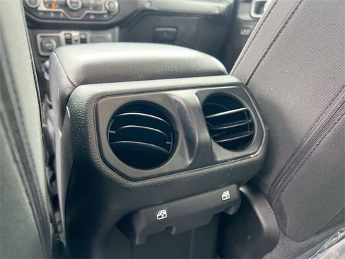 Used 2022 Jeep Gladiator Willys image 21