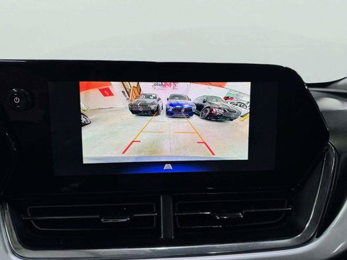 Used 2025 Chevrolet Trax LT w/ Sunroof Package FWD image 53