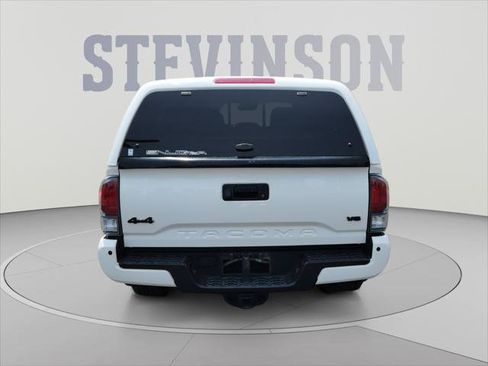 Certified 2021 Toyota Tacoma Limited AWD/4WD image 4
