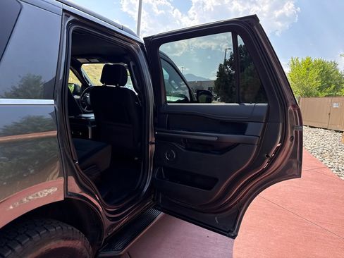 Used 2020 Ford Expedition XLT AWD/4WD image 24