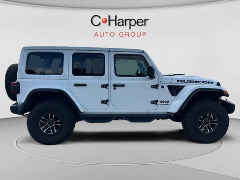 Used 2024 Jeep Wrangler Unlimited Rubicon AWD/4WD image 2