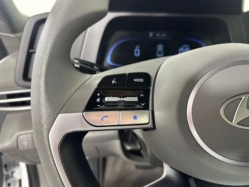 Certified 2025 Hyundai Elantra SE image 14