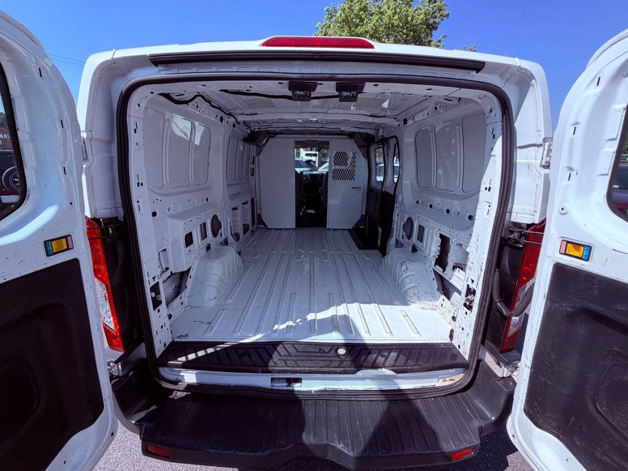Used 2015 Ford Transit 250 130 Low Roof w/ Exterior Upgrade Package RWD image 16