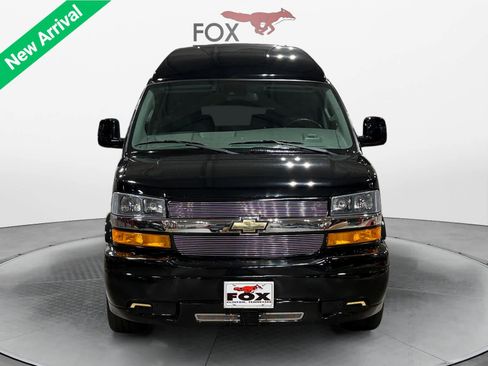 Used 2021 Chevrolet Express 2500 RWD image 9