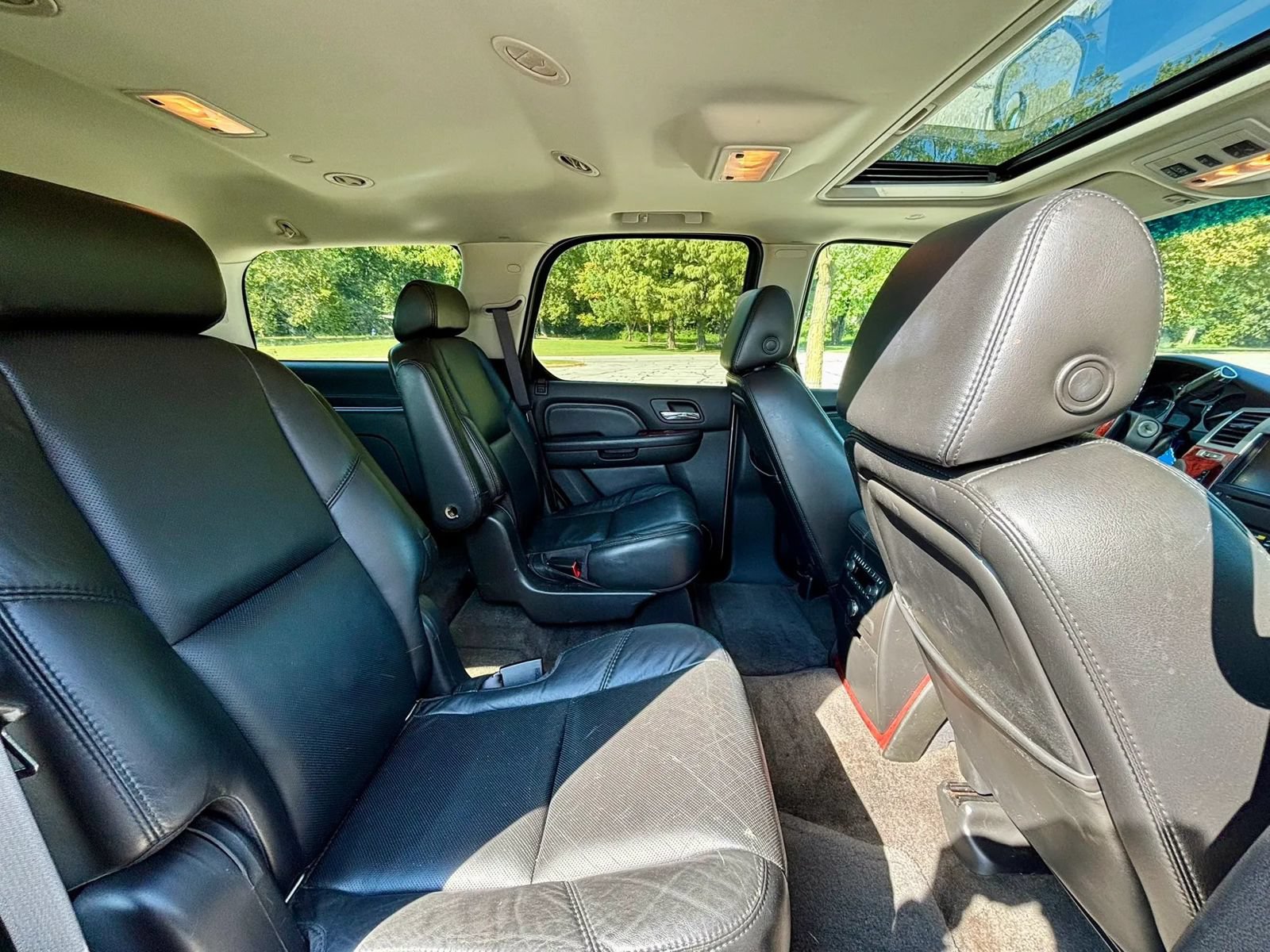 Used 2007 Cadillac Escalade AWD w/ Information Package image 19
