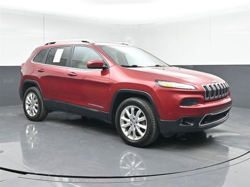 Used 2017 Jeep Cherokee Limited w/ Trailer Tow Group image 3