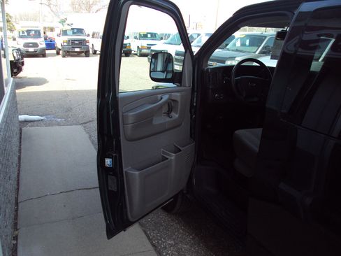 Used 2014 Chevrolet Express 1500 LT w/ LT Preferred Equipment Group image 16