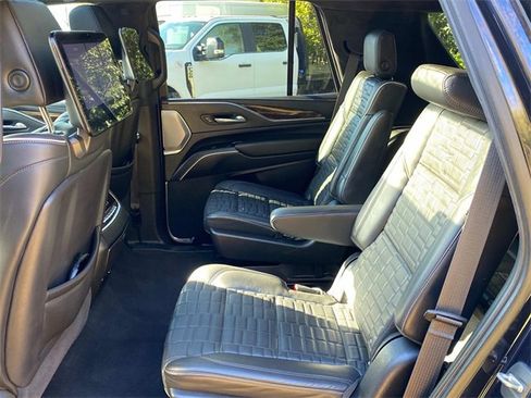Used 2021 Cadillac Escalade Premium Luxury Platinum image 9