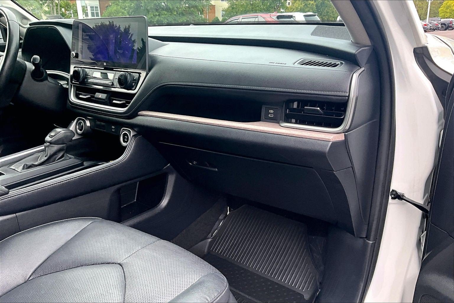 Used 2024 Toyota Grand Highlander AWD image 15