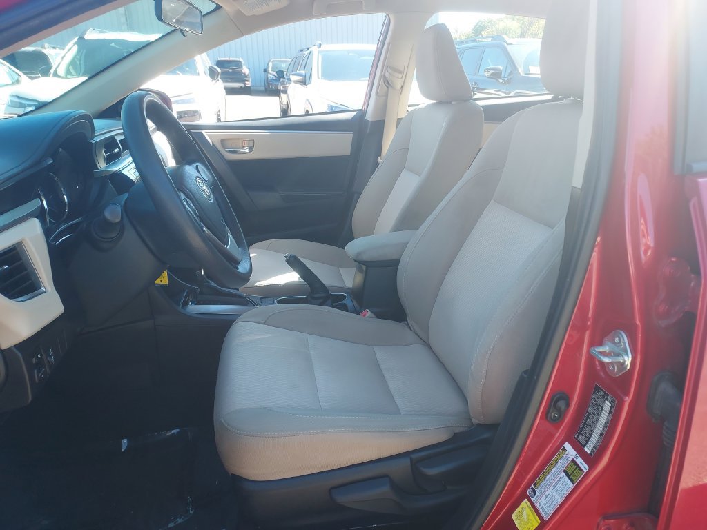 Used 2014 Toyota Corolla LE FWD image 27
