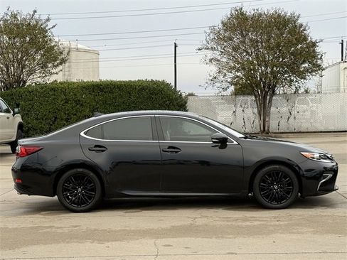 Used 2017 Lexus ES 350 image 3