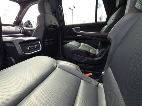 Used 2025 Ford Expedition Tremor AWD/4WD image 16