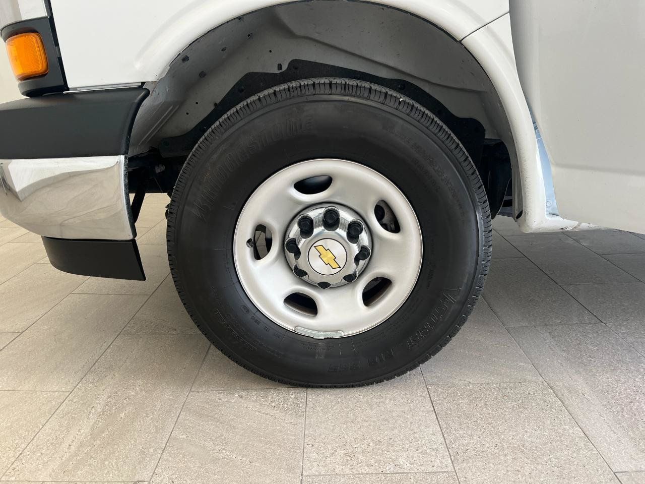 Used 2025 Chevrolet Express 3500 LT w/ LT Preferred Equipment Group RWD image 53
