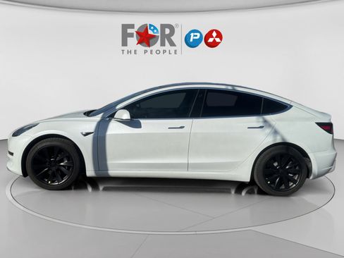 Used 2019 Tesla Model 3 Mid Range image 2