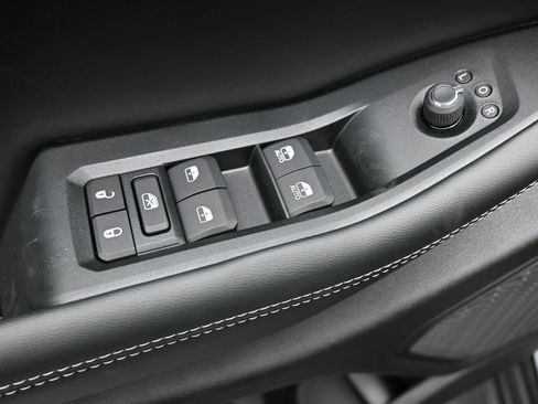 New 2025 Jeep Grand Cherokee L Altitude image 13