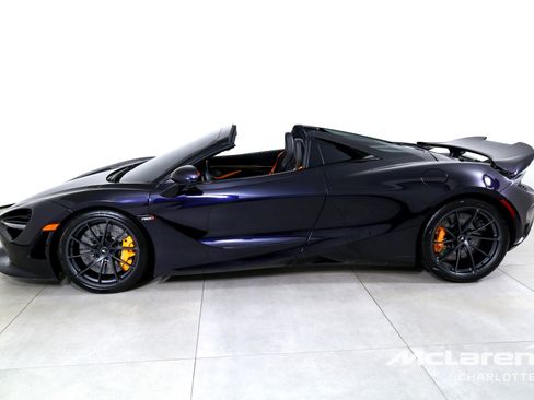 Used 2024 McLaren 750S Spider RWD image 7