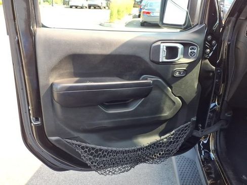 Used 2018 Jeep Wrangler Unlimited Sport S AWD/4WD image 11