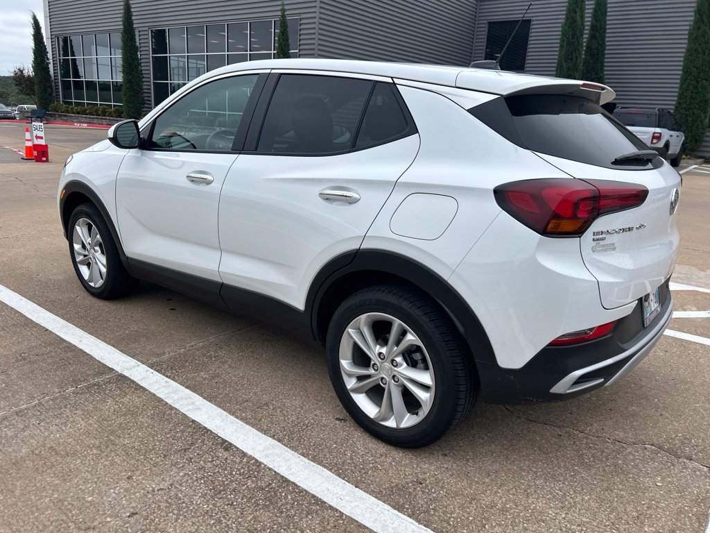 Used 2023 Buick Encore GX Preferred w/ Cold Weather Comfort Package AWD/4WD image 3