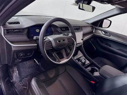 New 2026 Jeep Grand Cherokee Limited AWD/4WD image 4