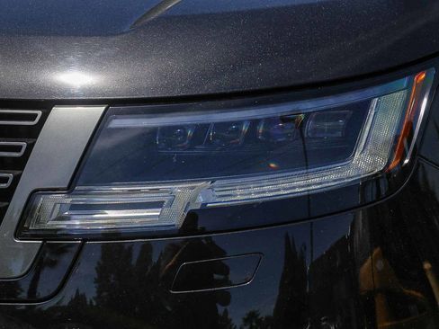 Used 2023 Land Rover Range Rover SE AWD/4WD image 7