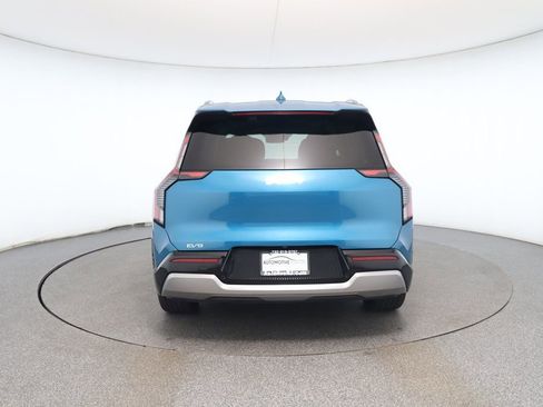 Used 2024 Kia EV9 Land AWD/4WD image 4