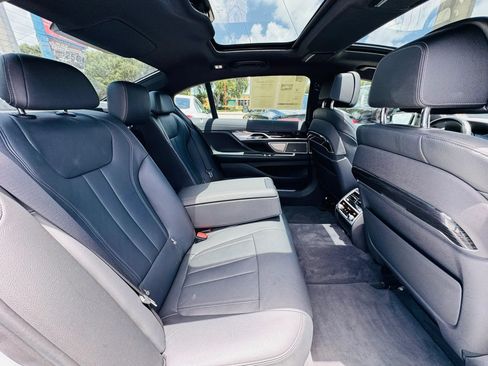 Used 2019 BMW 740i w/ M Sport Package RWD image 15