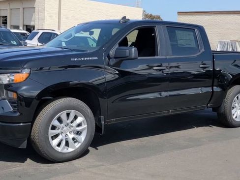 Used 2023 Chevrolet Silverado 1500 Custom AWD/4WD image 5